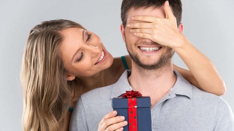 How to Choose the Perfect Gift for Your Boyfriend: Tips and Ideas to Impress